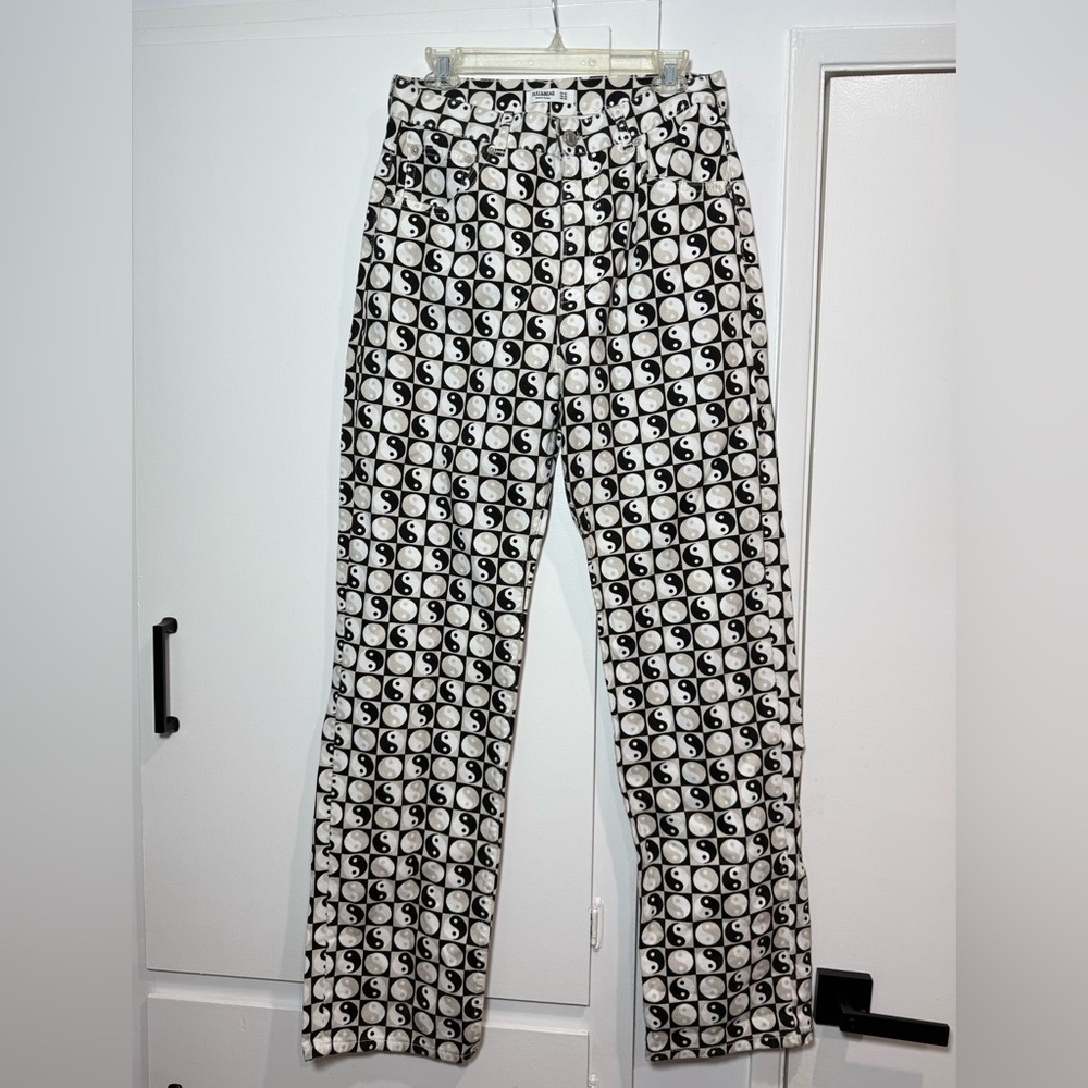 Pull & Bear Yinyang Patterned Straight Leg Jeans … - image 2